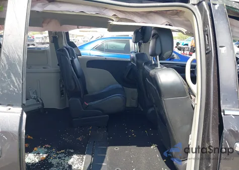 2015 Chrysler Town & Country Limited из США, поврежденный, VIN 2C4RC1JG2FR708944